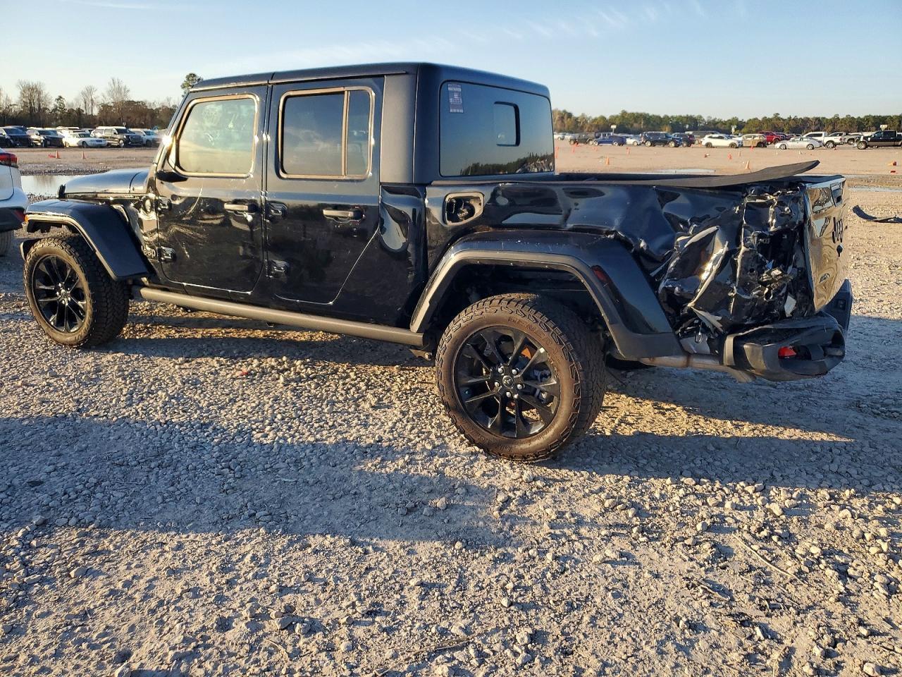 2025 Jeep Gladiator Sport - Фото 2