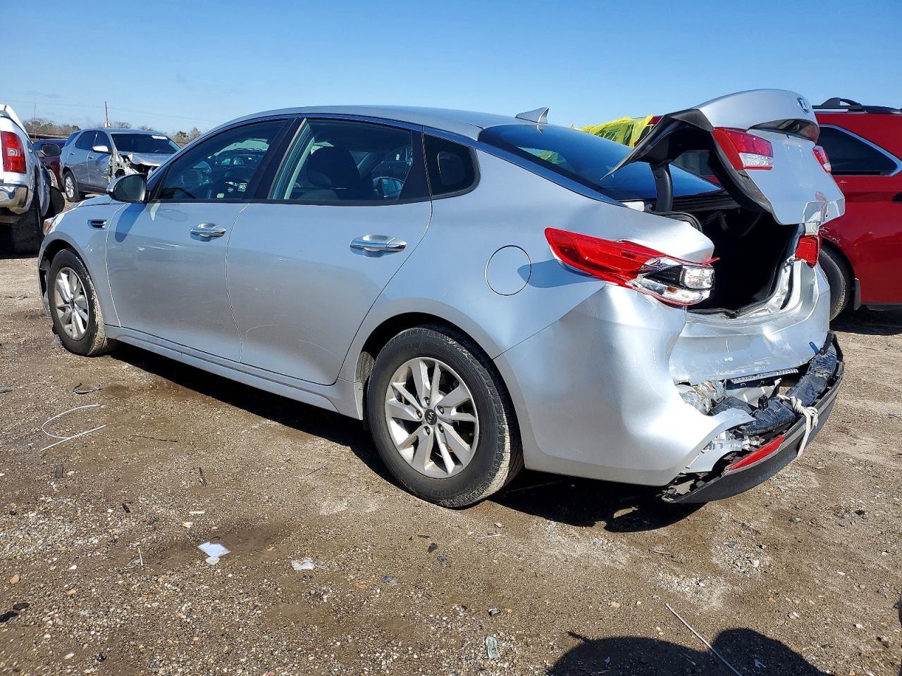 2017 Kia Optima Lx - Фото 2
