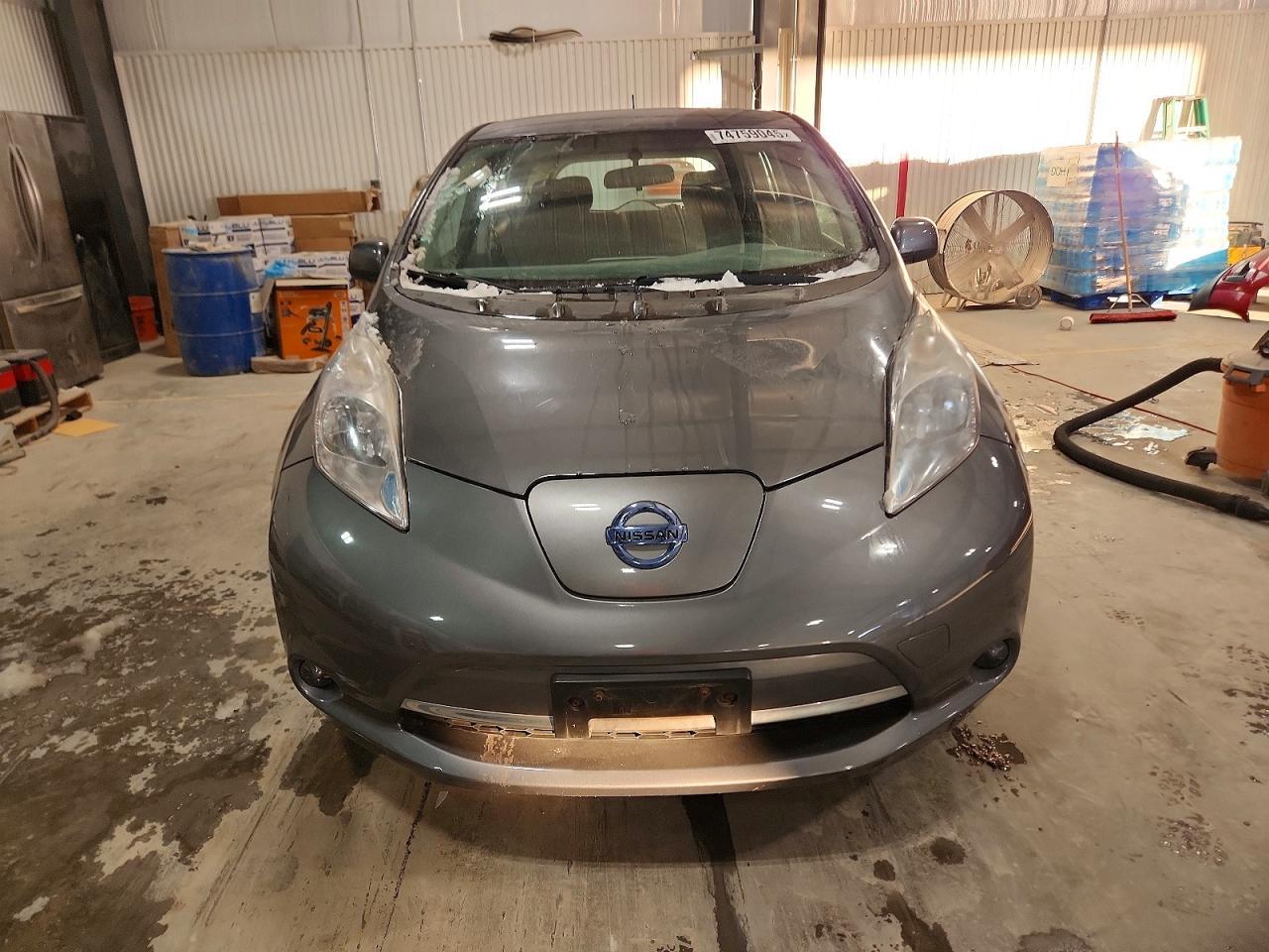 2016 Nissan Leaf S - Image 5