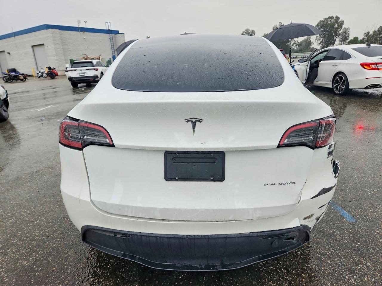 2024 Tesla Model Y - Фото 6