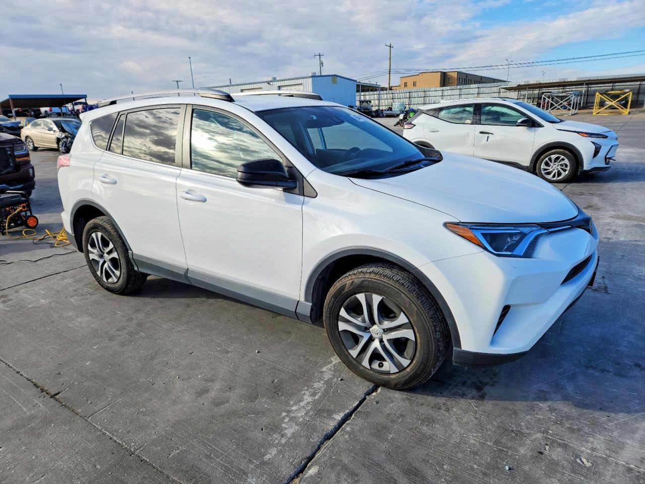2018 Toyota Rav4 Le - Фото 4