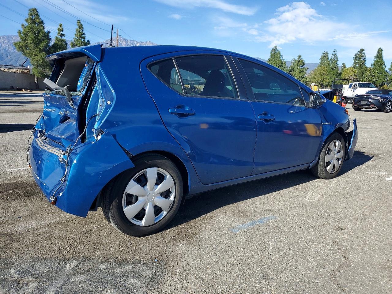 2013 Toyota Prius C - Фото 3