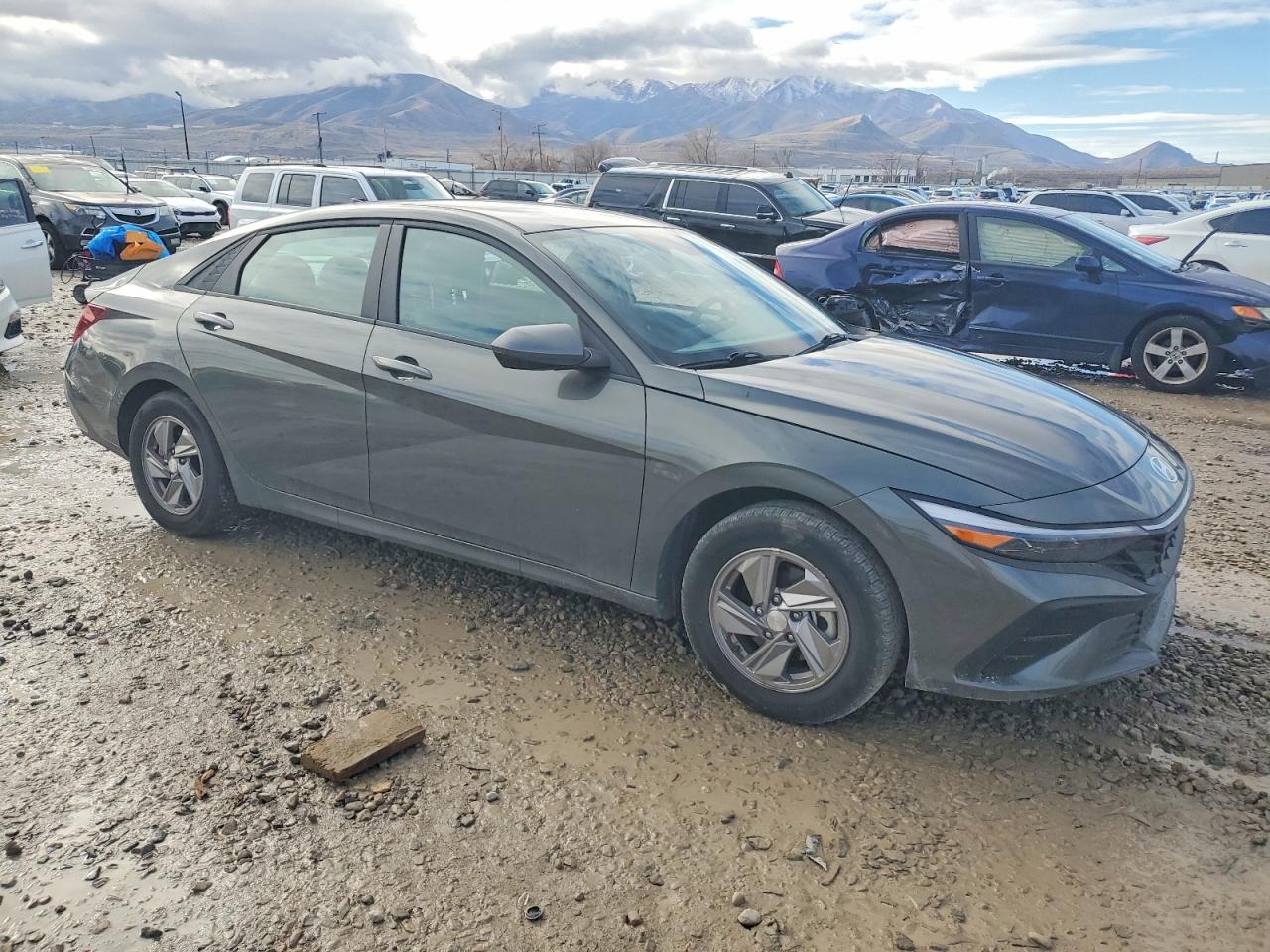 2025 Hyundai Elantra Se - Image 4