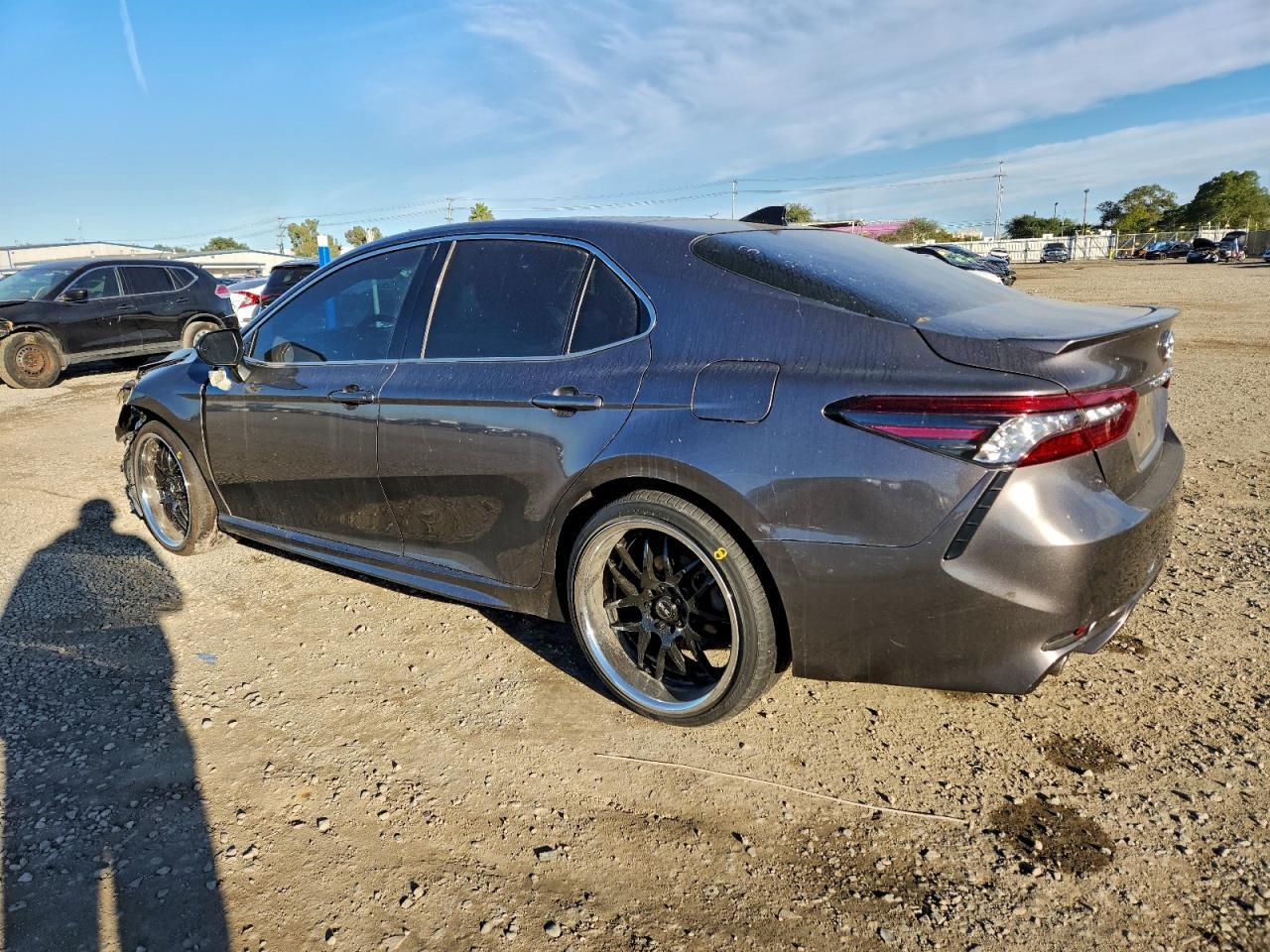 2021 Toyota Camry Xse - Фото 2