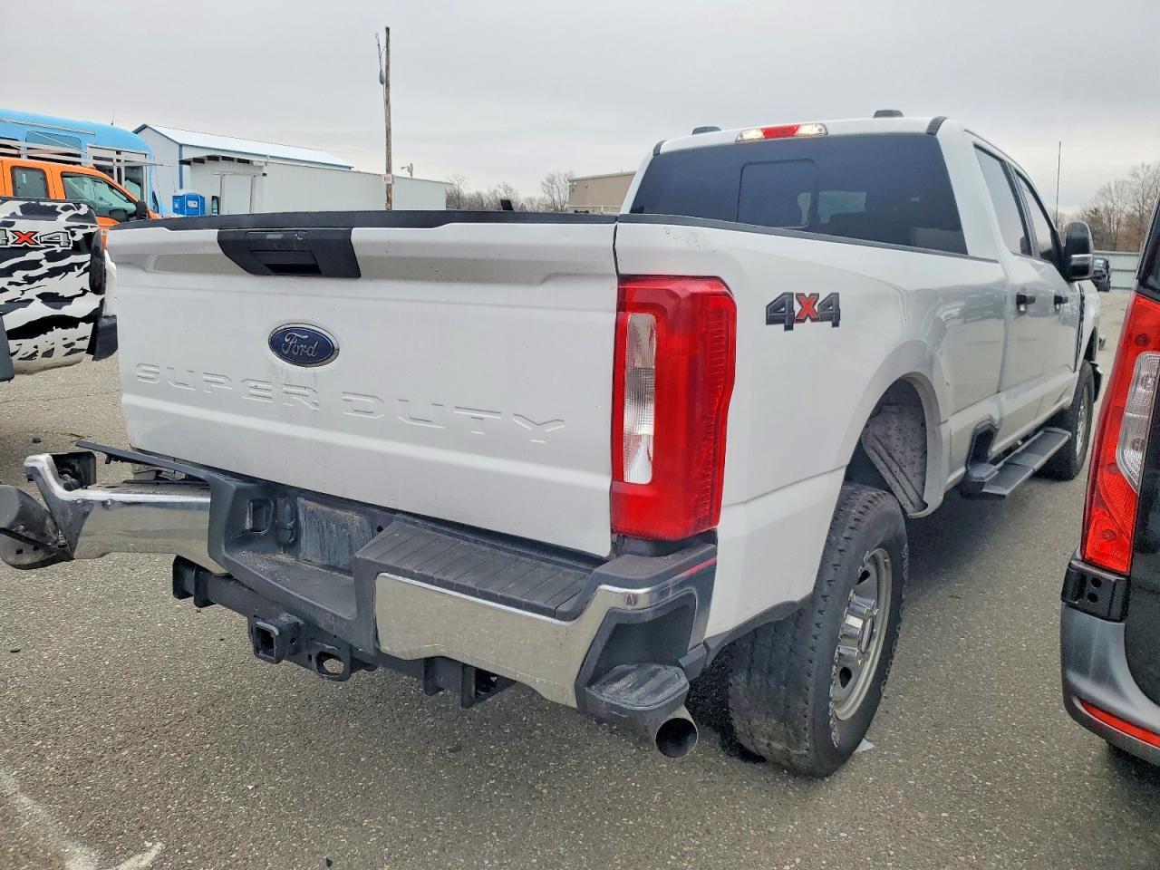 2023 Ford F350 Super Duty - Image 3