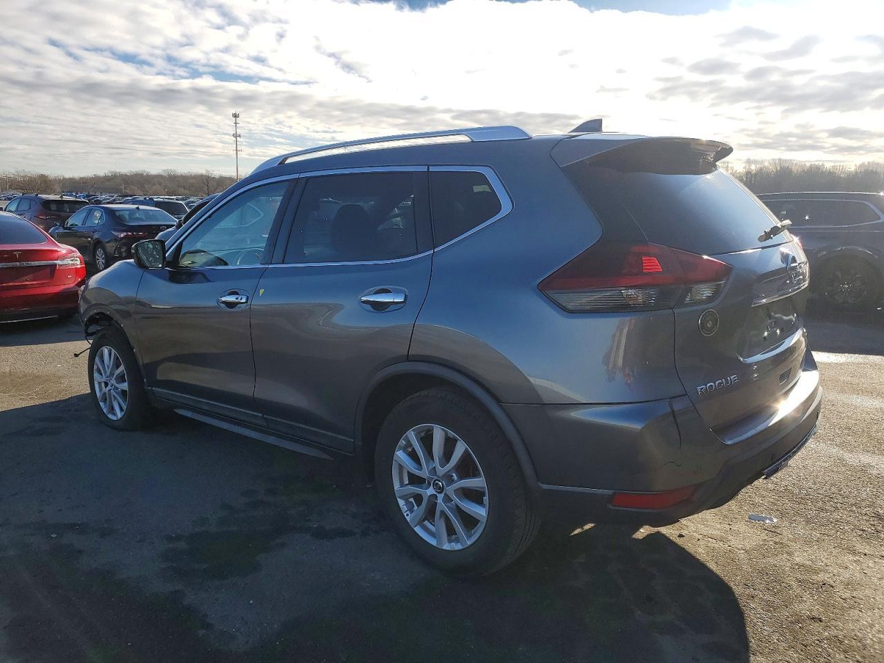 2020 Nissan Rogue S - Фото 2