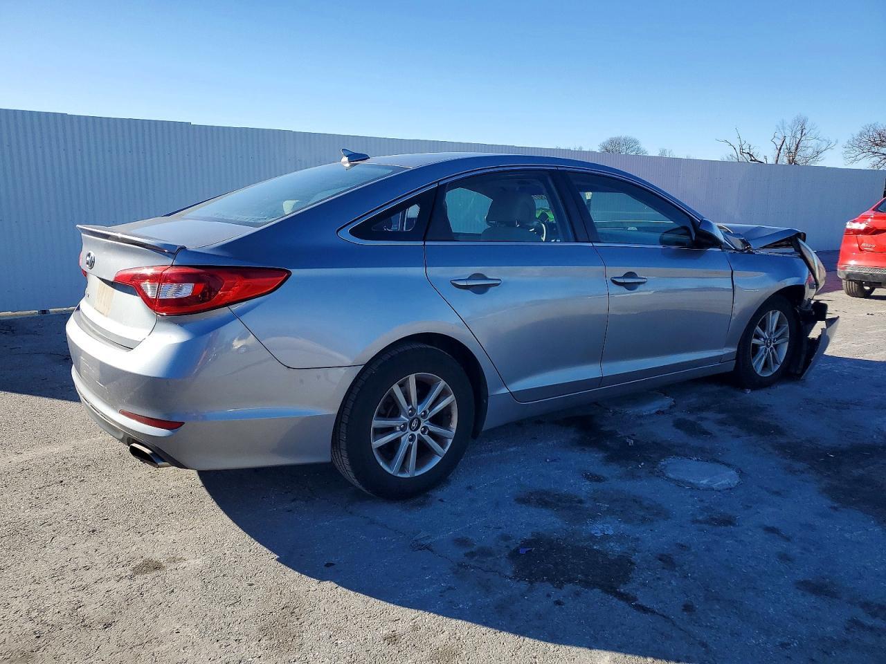 2016 Hyundai Sonata - Image 3