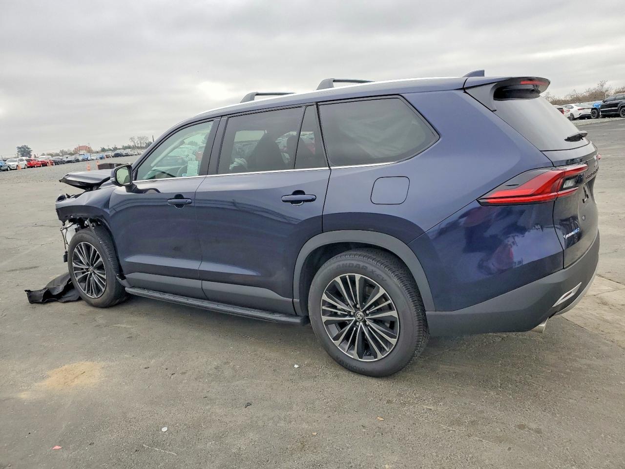 2025 Toyota Grand Highlander Limited - Image 2