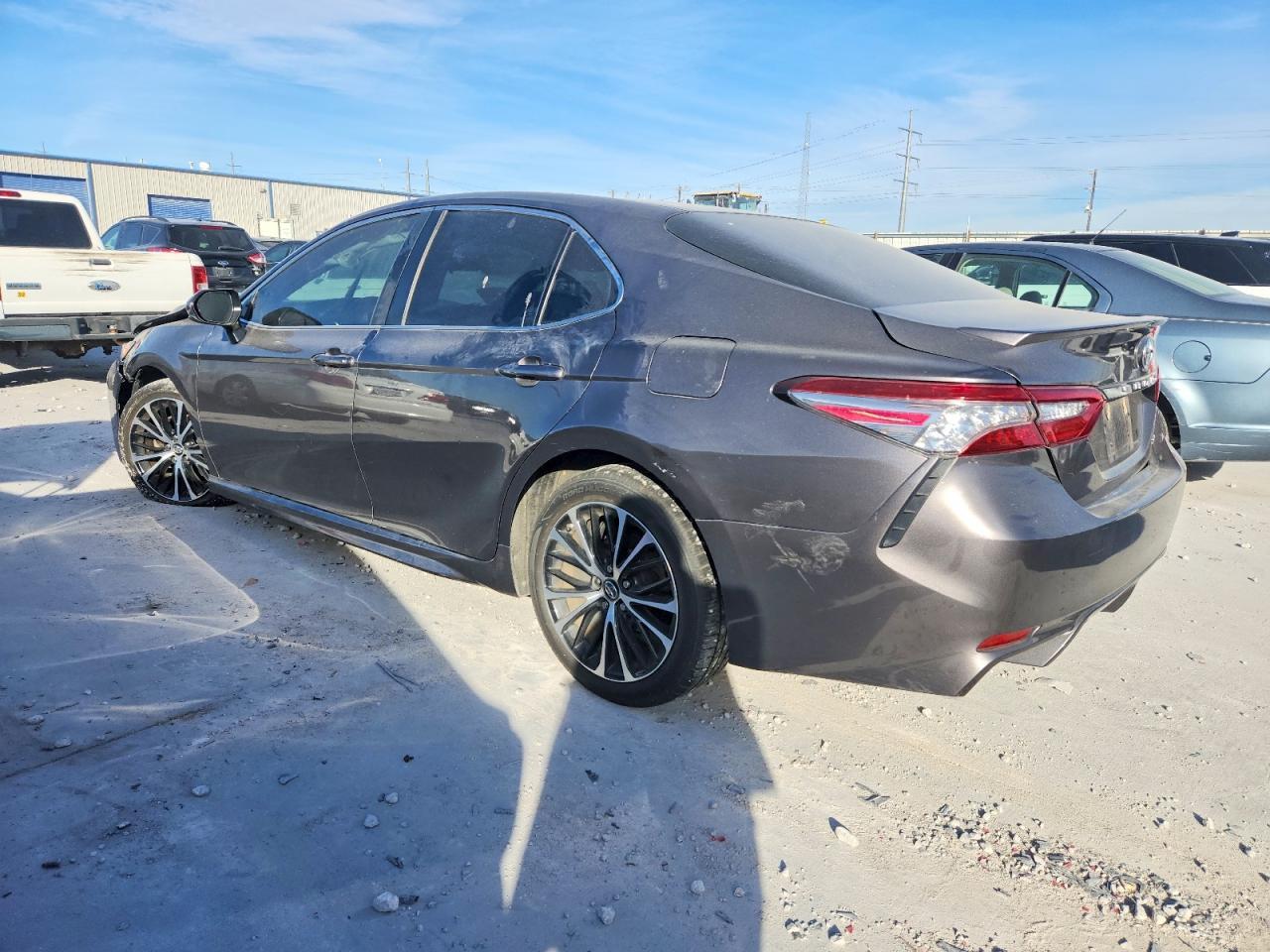 2018 Toyota Camry L - Image 2