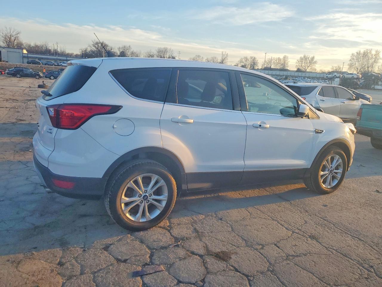 2019 Ford Escape Se - Фото 3