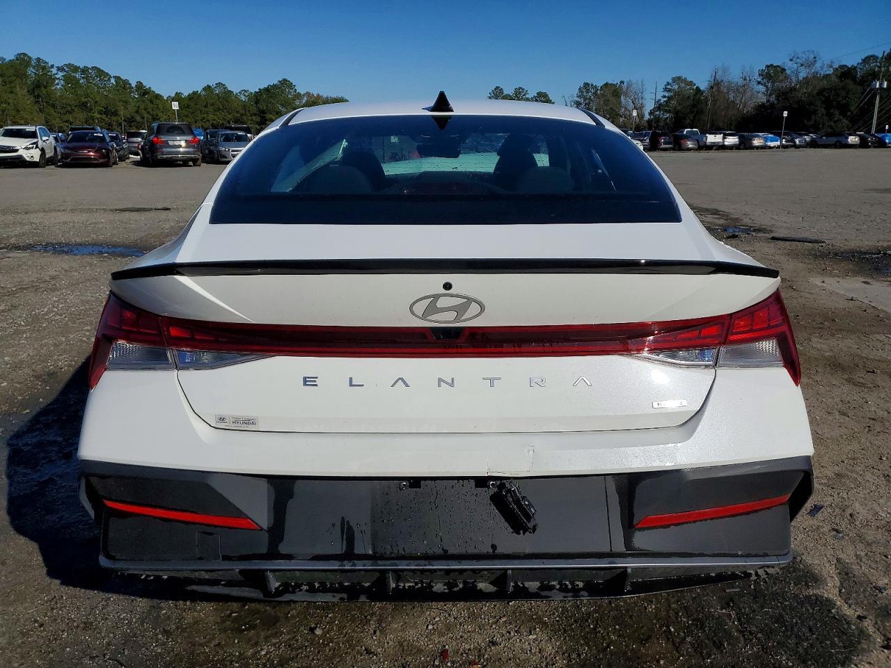 2025 Hyundai Elantra Blue - Image 6