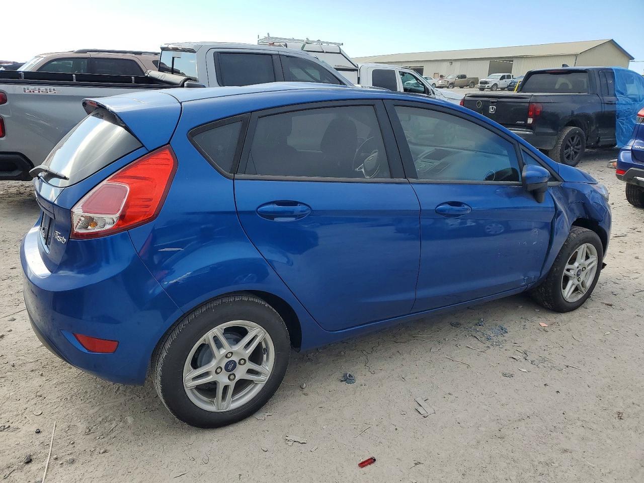 2019 Ford Fiesta Se - Фото 3