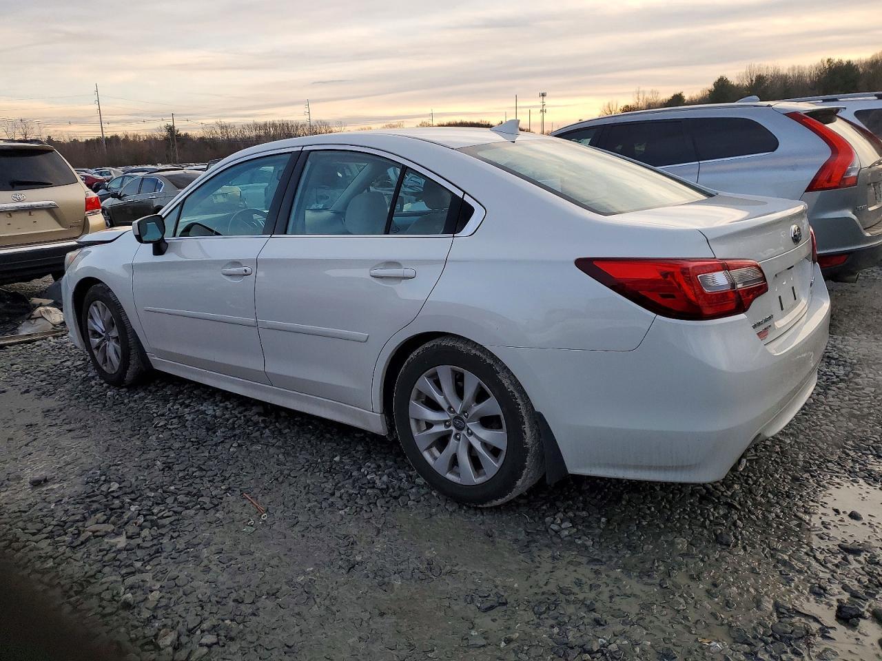 2017 Subaru Legacy 2.5I Premium - Фото 2