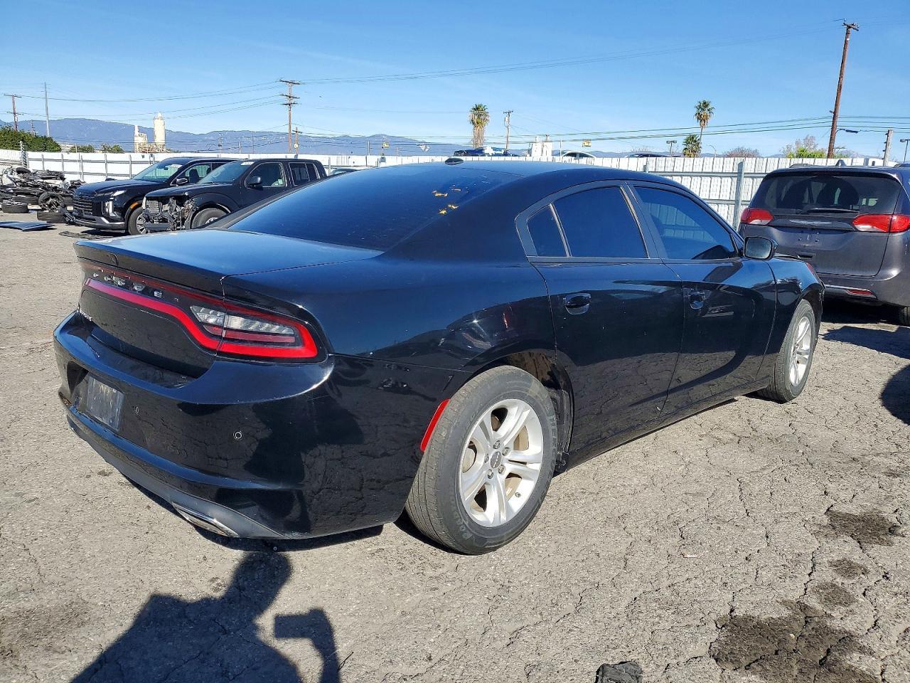 2022 Dodge Charger Sxt - Фото 3