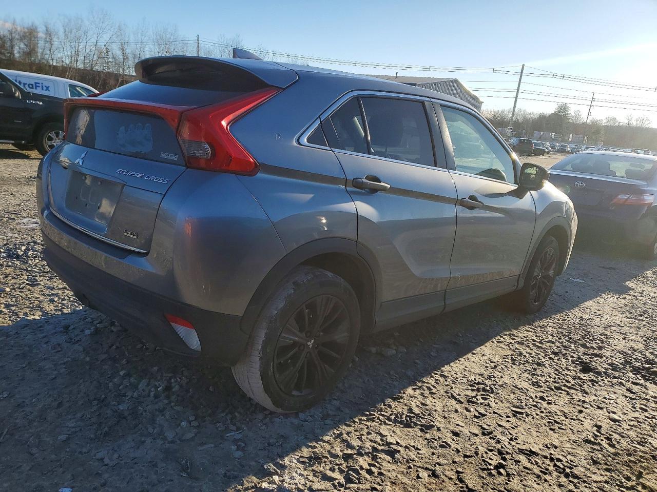 2018 Mitsubishi Eclipse Cross Le - Фото 3