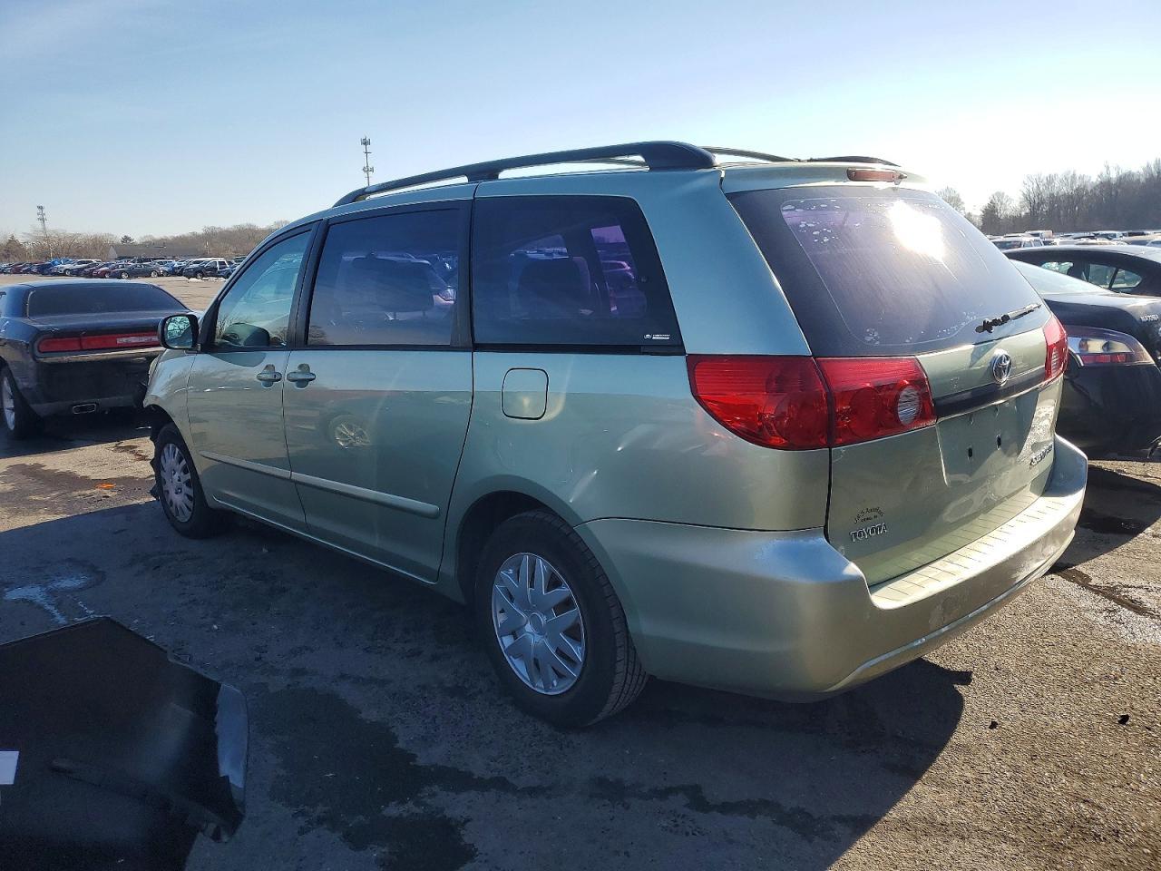 2006 Toyota Sienna Ce - Фото 2