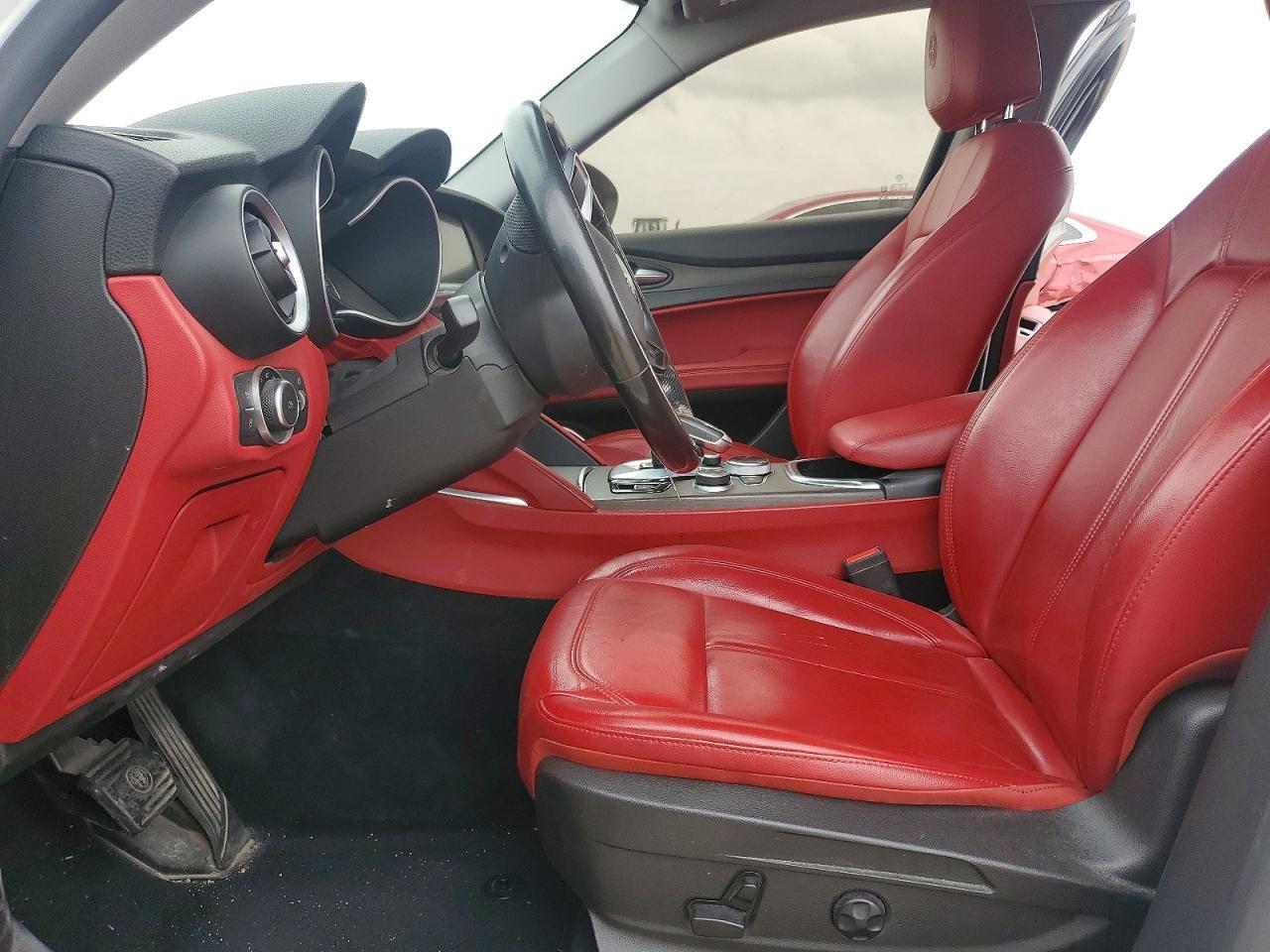 2020 Alfa Romeo Stelvio Ti - Image 7