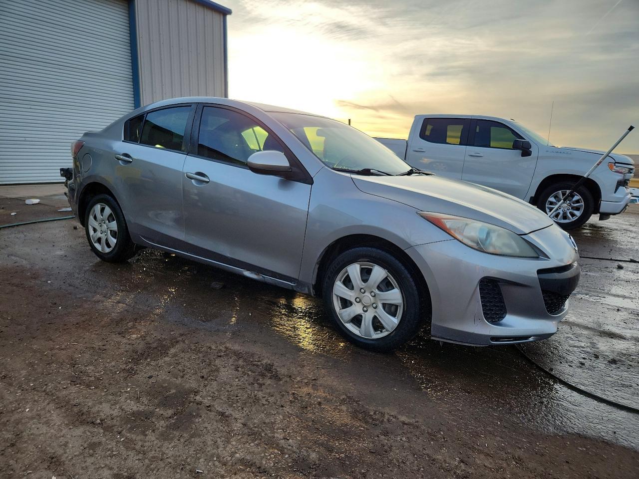 2013 Mazda 3 I - Image 4