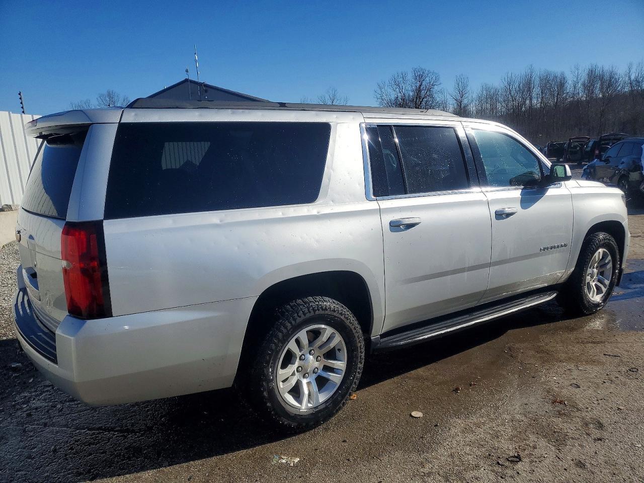 2018 Chevrolet Suburban K1500 - Image 3
