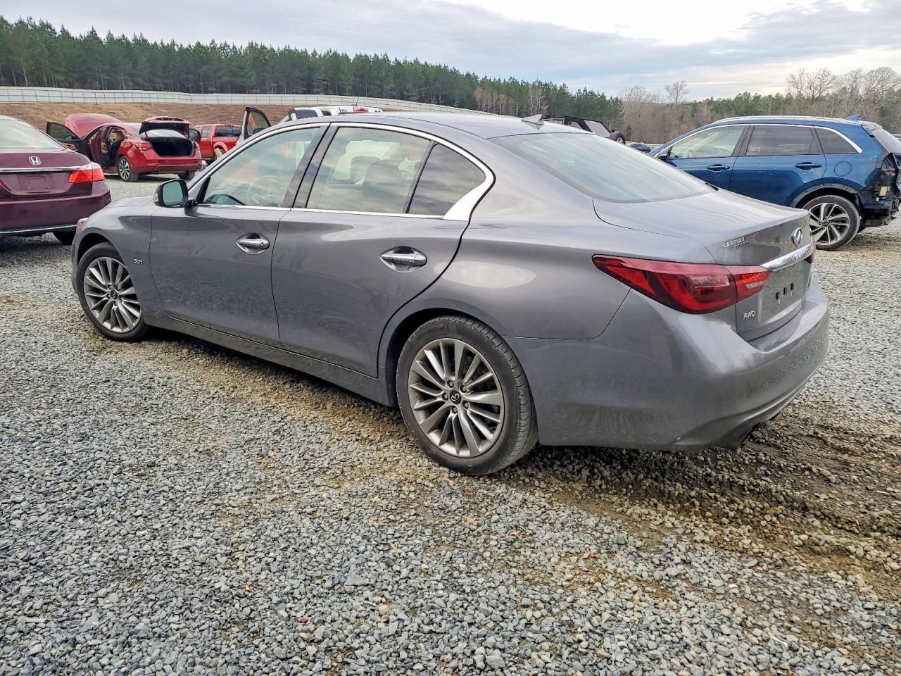2018 Infiniti Q50 Luxe - Image 2