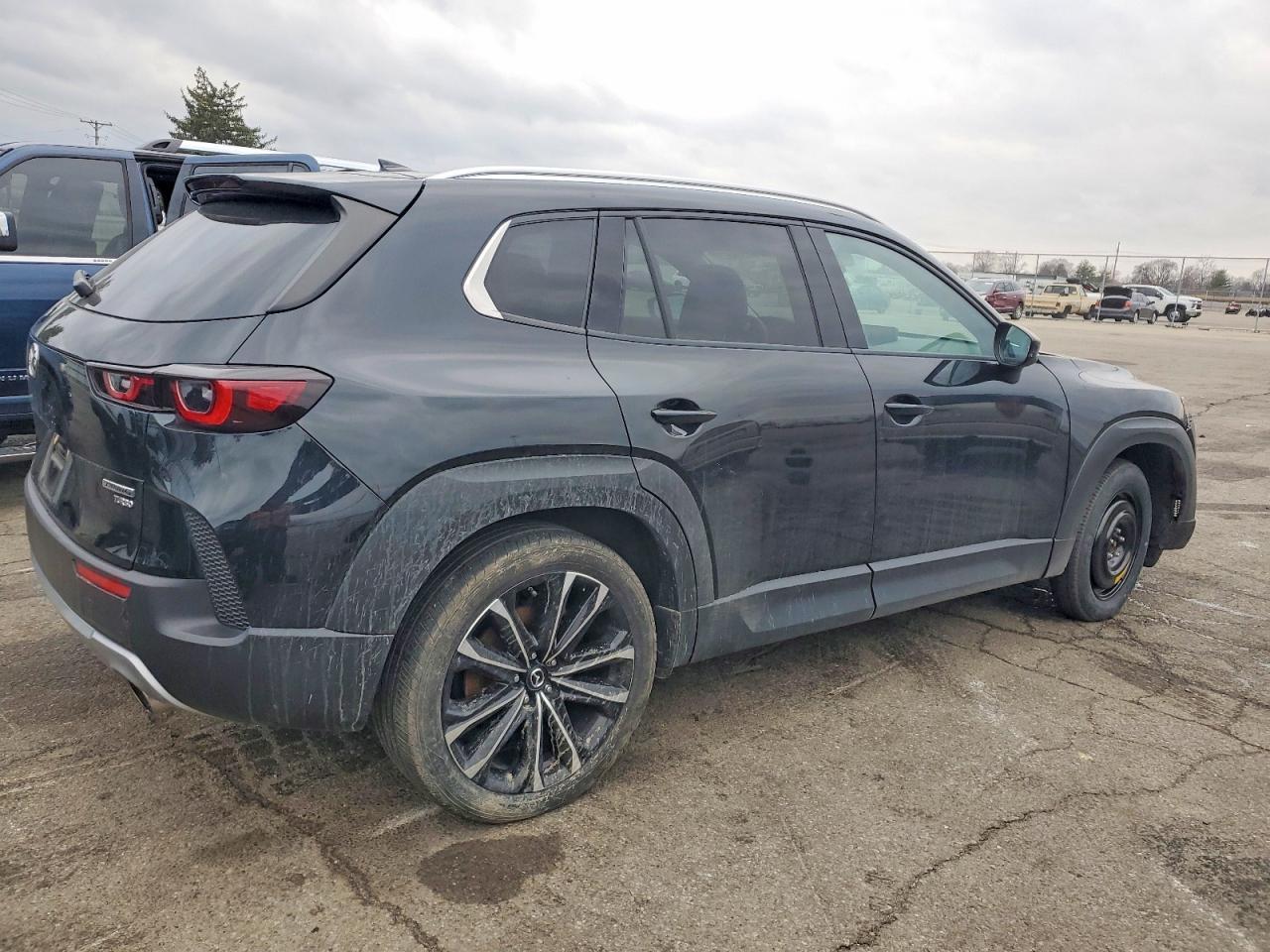 2023 Mazda Cx-50 Premium Plus - Image 3