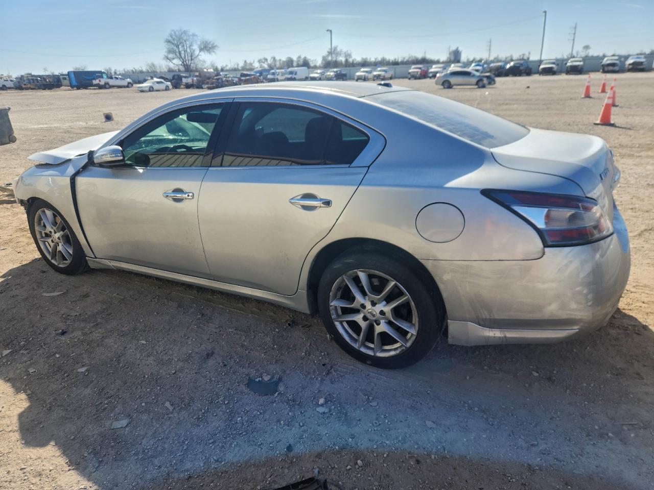 2014 Nissan Maxima S - Image 2