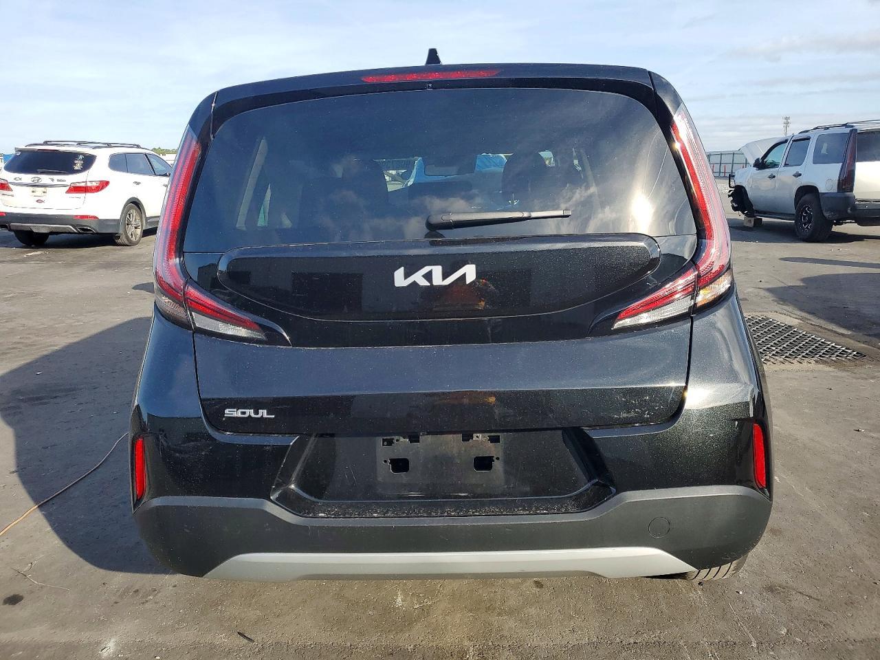 2025 Kia Soul Lx - Image 6