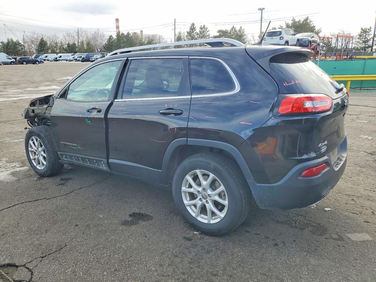 2015 Jeep Cherokee Latitude - Фото 2