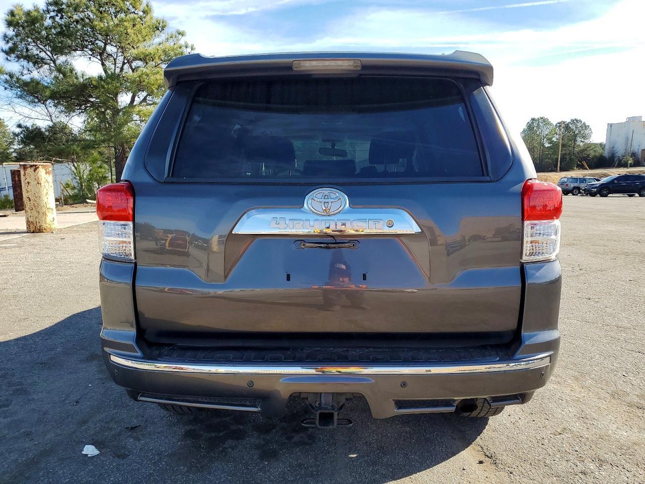 2010 Toyota 4Runner Sr5 - Image 6