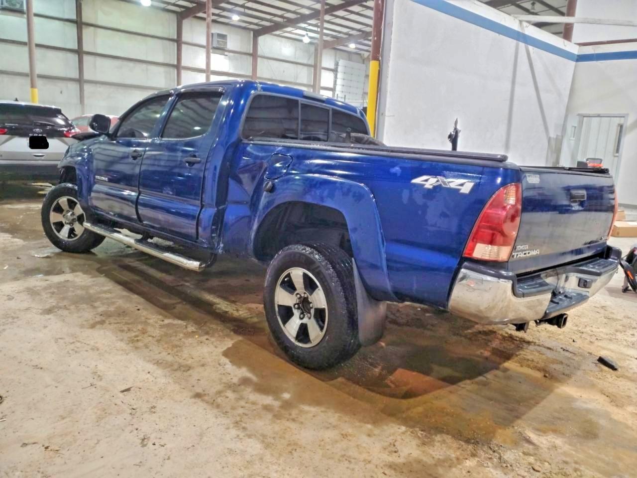 2005 Toyota Tacoma Prerunner V6 - Image 2