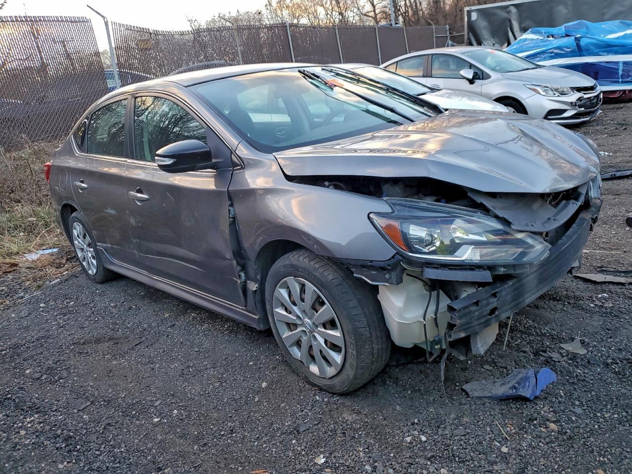 2017 Nissan Sentra S - Фото 4