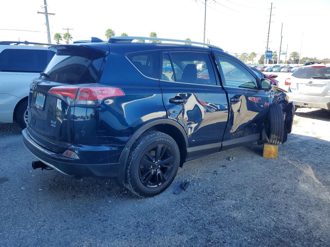 2018 Toyota Rav4 Xle - Фото 3