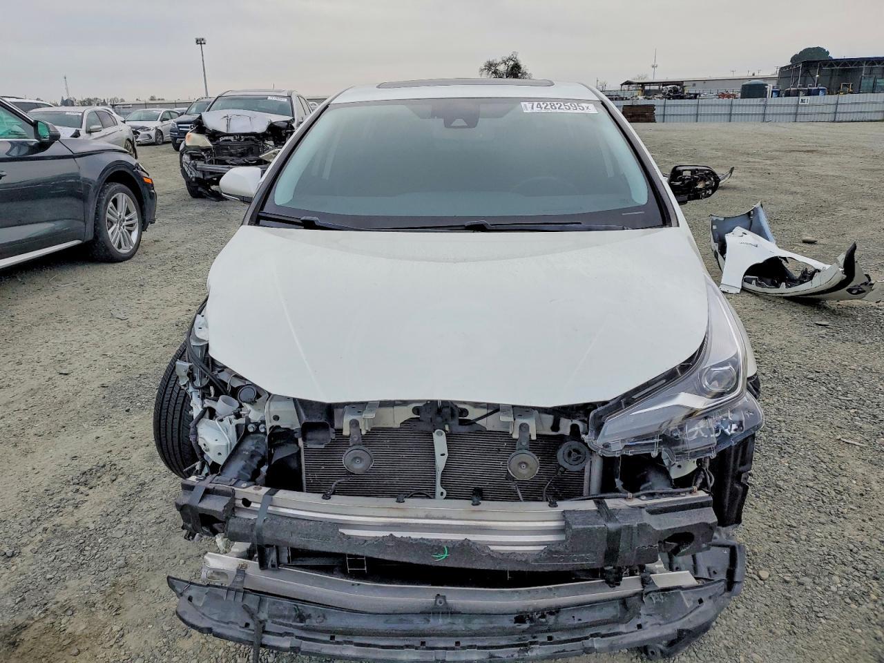 2020 Toyota Prius L - Фото 5