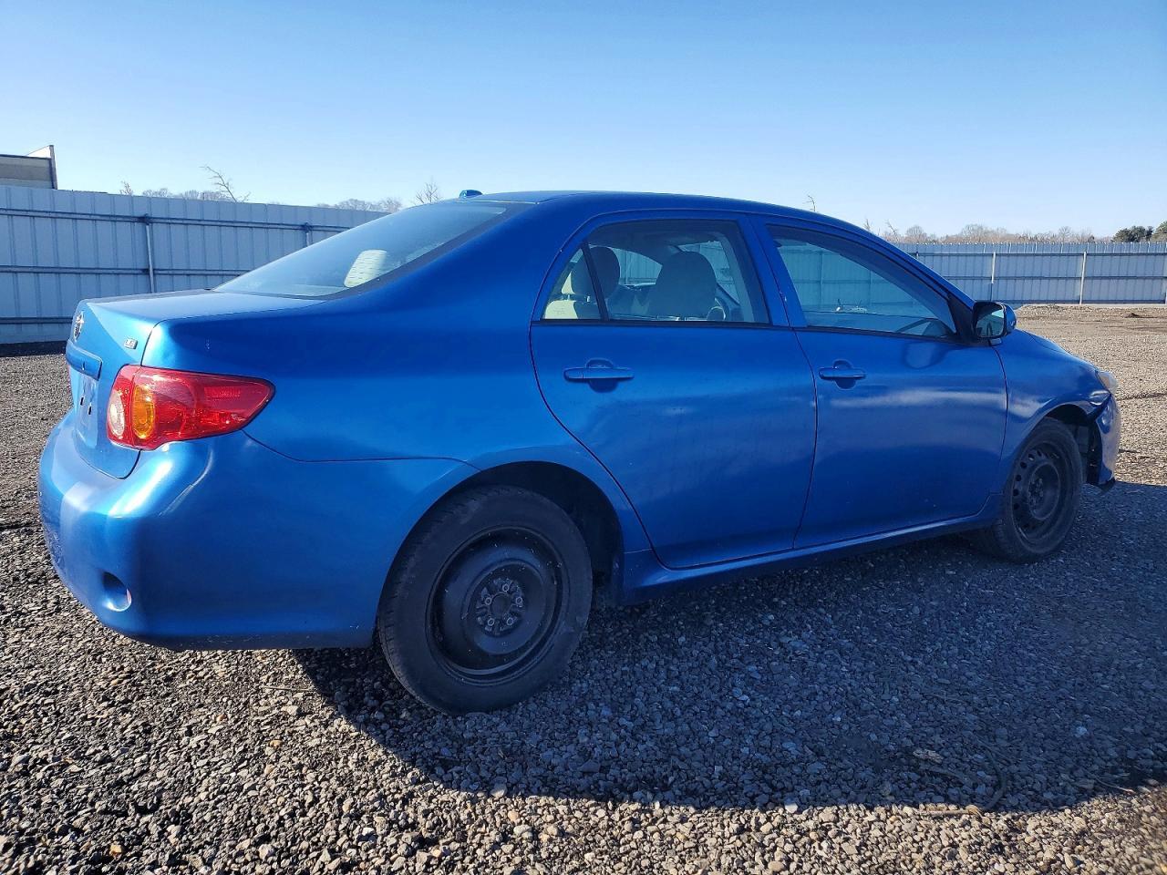 2010 Toyota Corolla Base - Фото 3