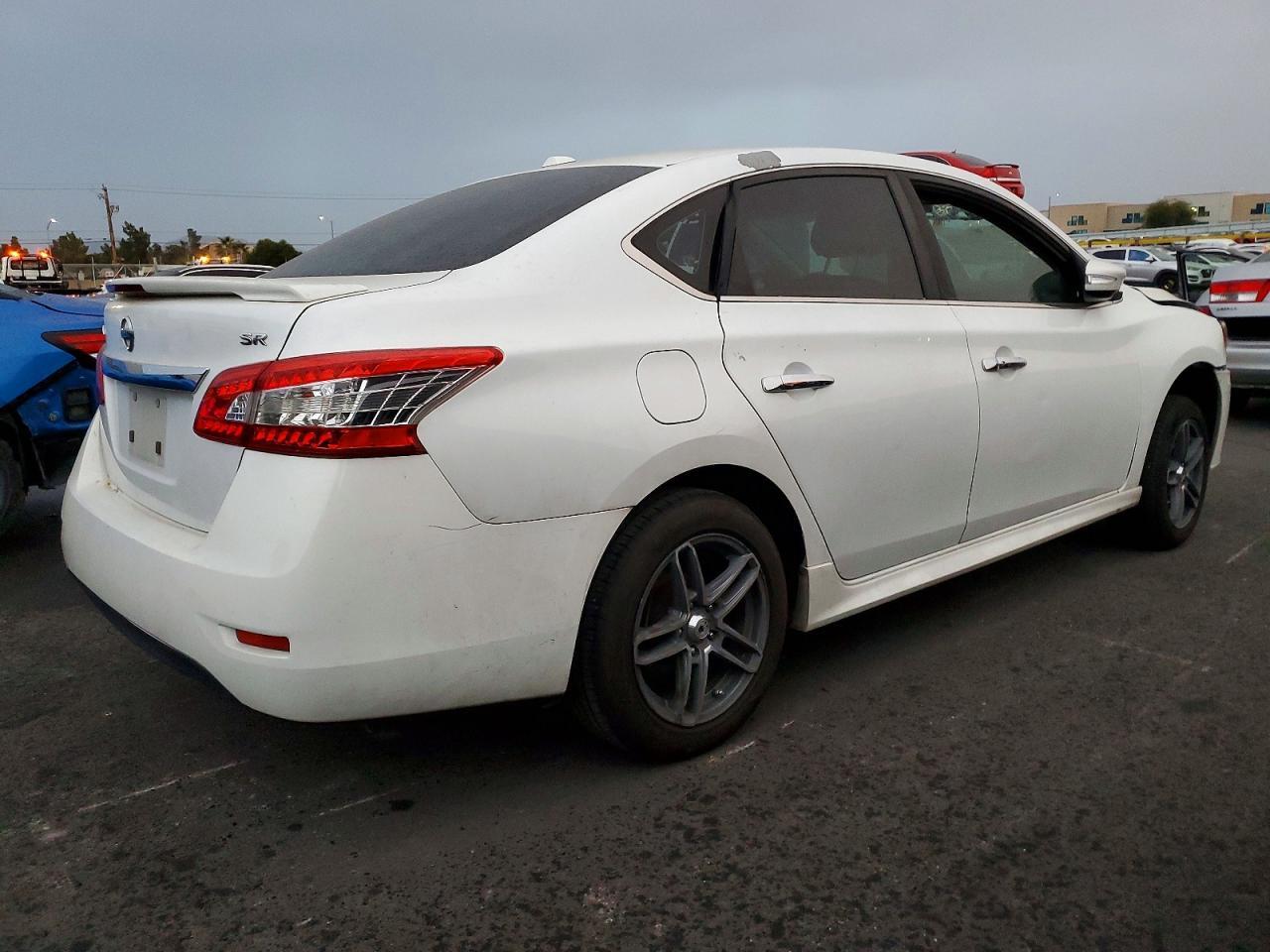 2015 Nissan Sentra S - Фото 3
