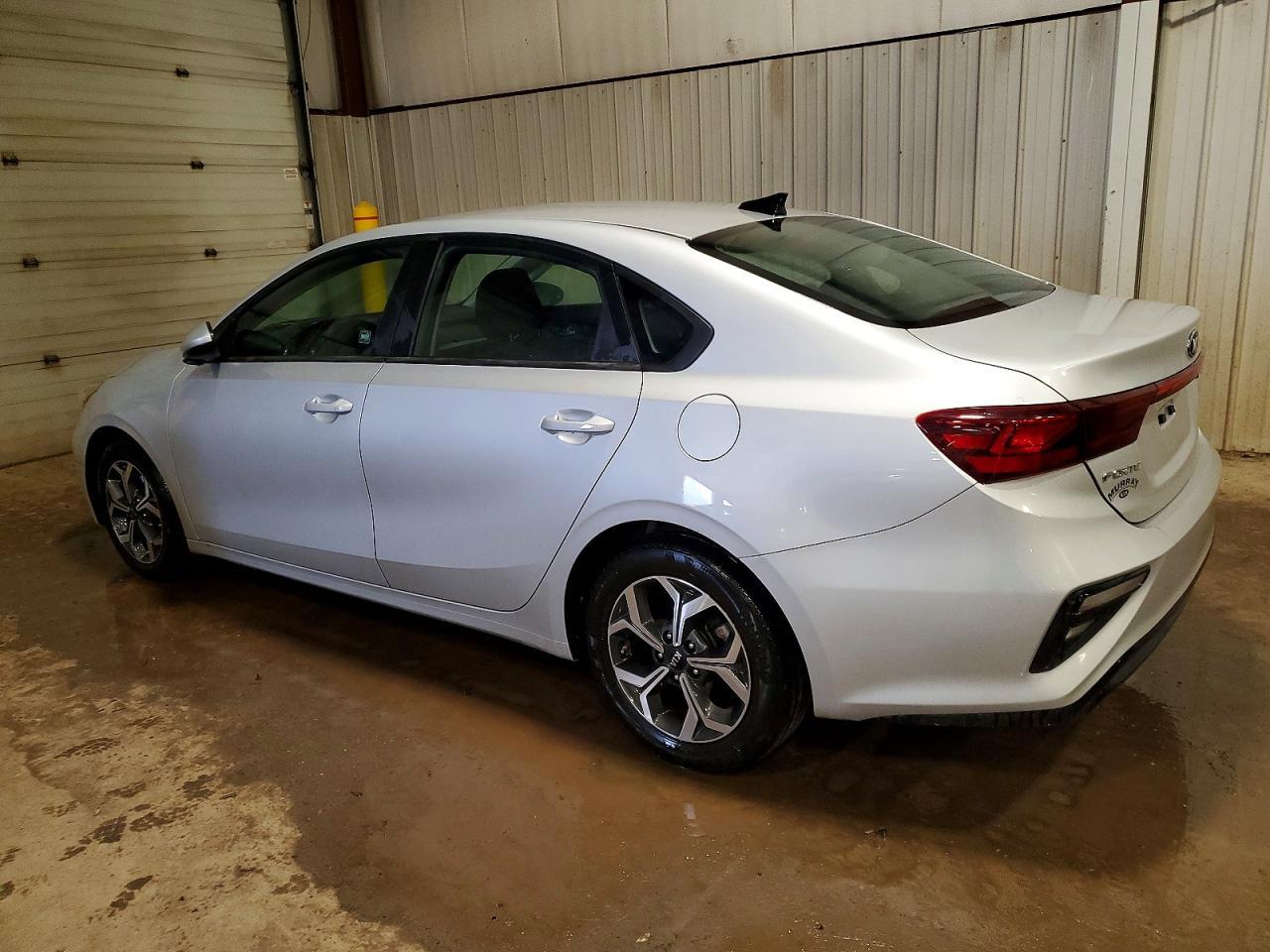 2021 Kia Forte Fe - Фото 2