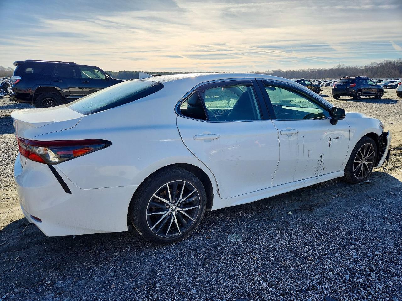 2022 Toyota Camry Se - Image 3