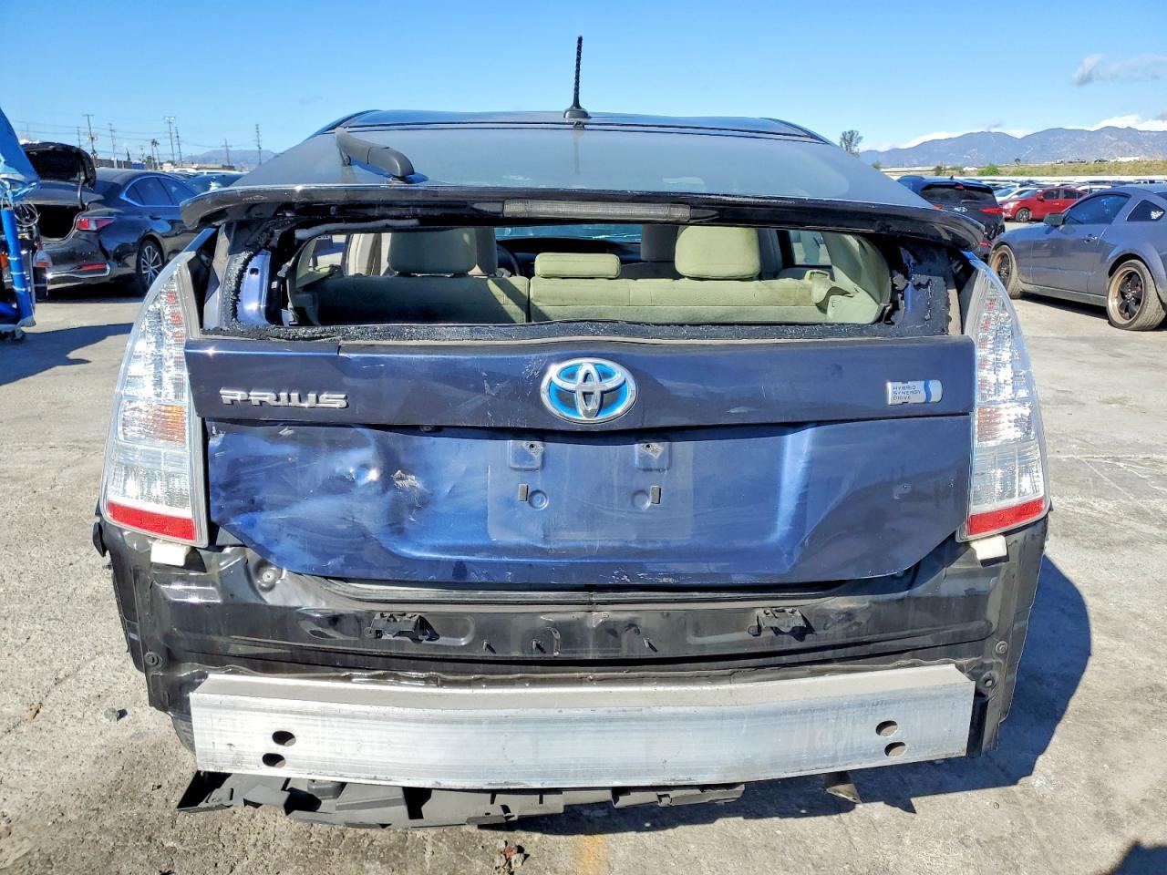 2011 Toyota Prius - Фото 6