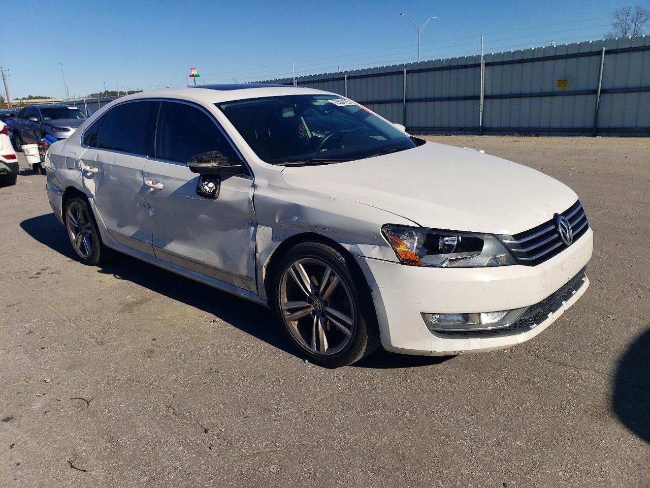 2015 Volkswagen Passat Se - Image 4