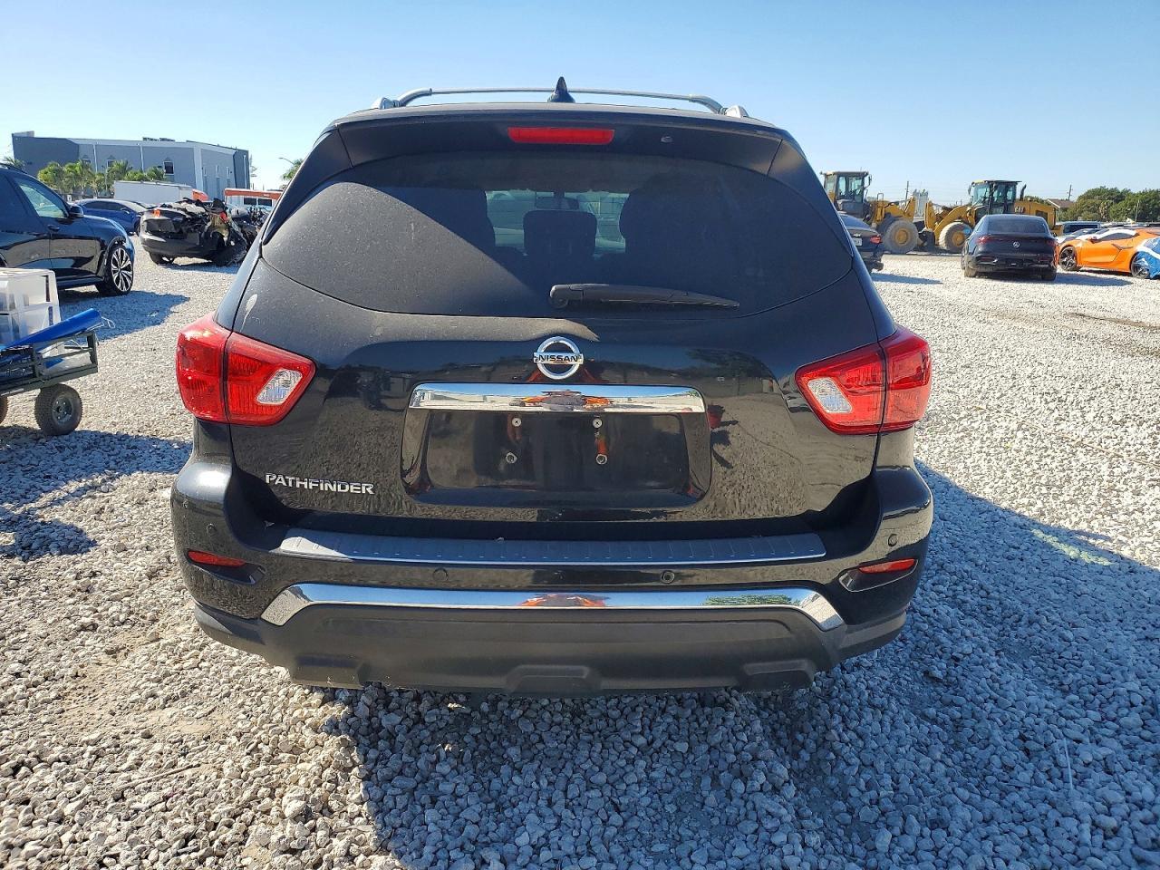 2020 Nissan Pathfinder S - Image 6