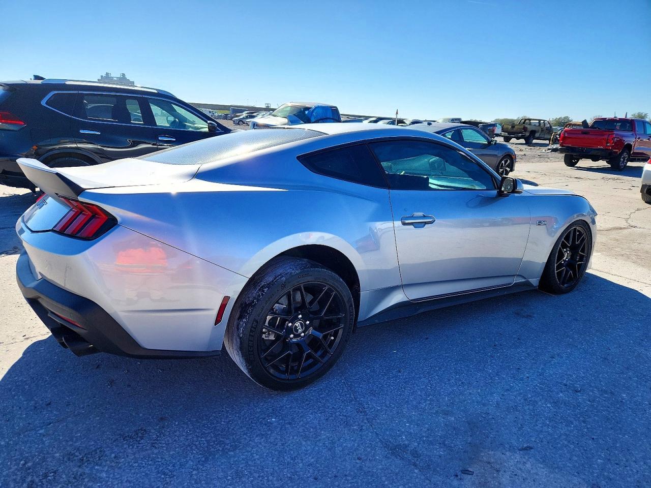 2024 Ford Mustang Gt - Фото 3