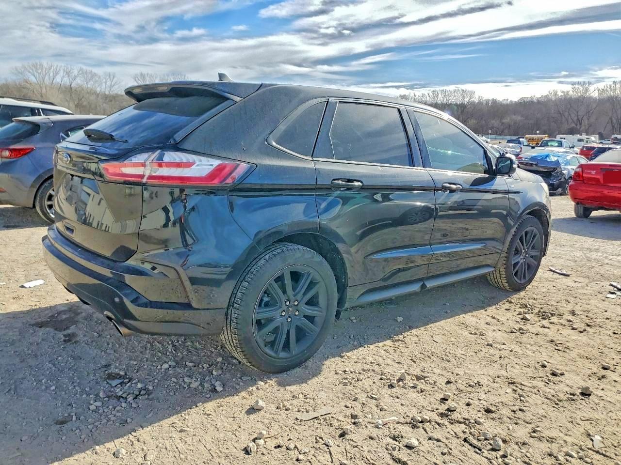 2020 Ford Edge - Image 3