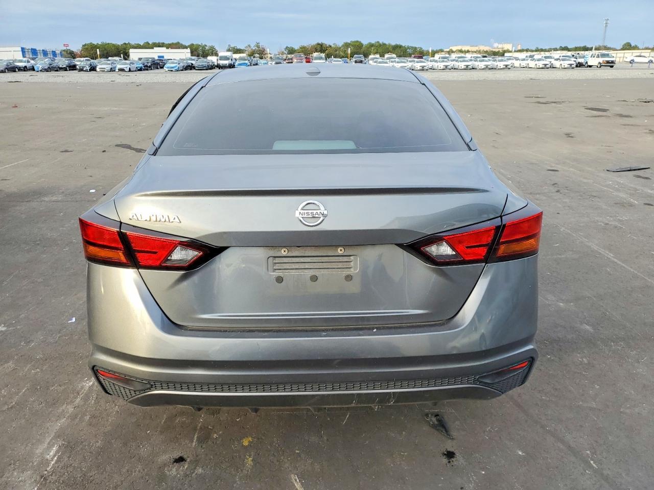 2020 Nissan Altima S - Image 6