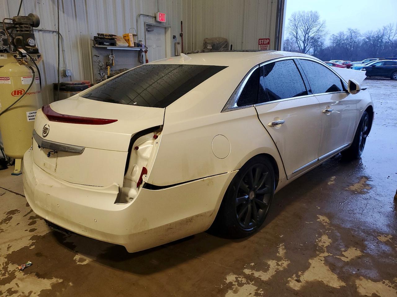 2014 Cadillac Xts Luxury Collection - Image 3