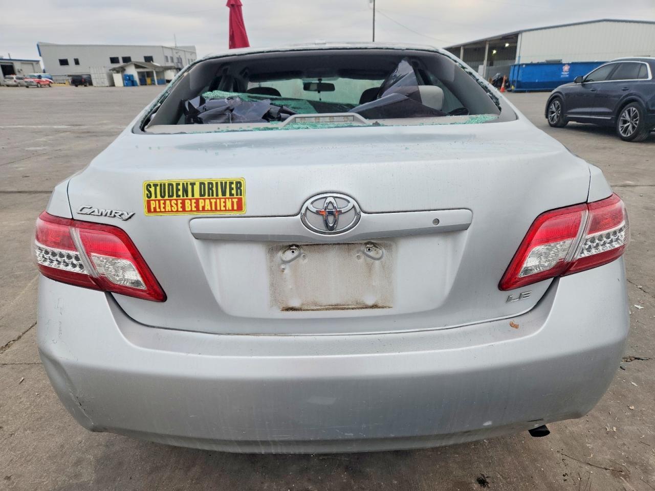 2011 Toyota Camry Le - Image 6