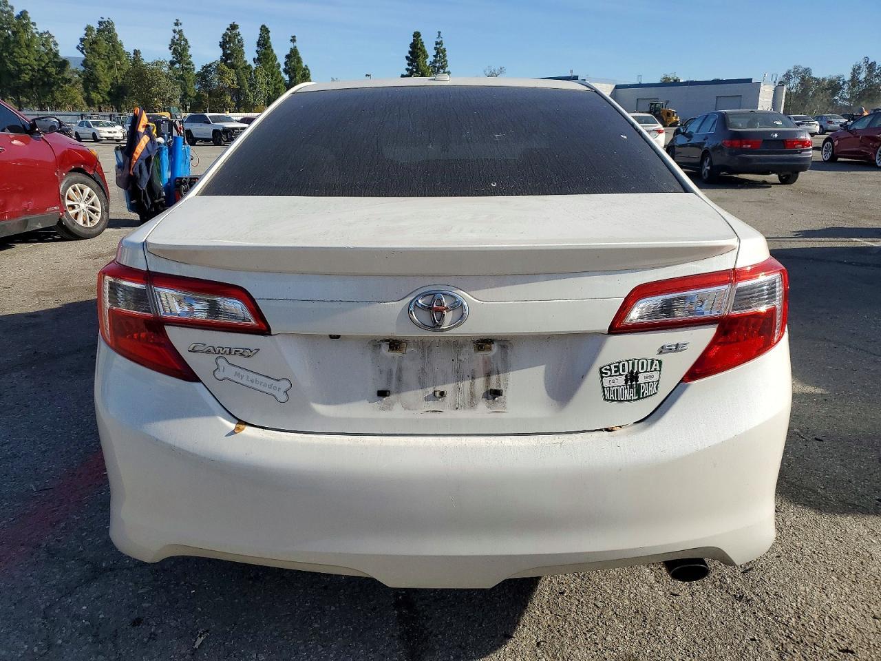 2014 Toyota Camry L - Фото 6