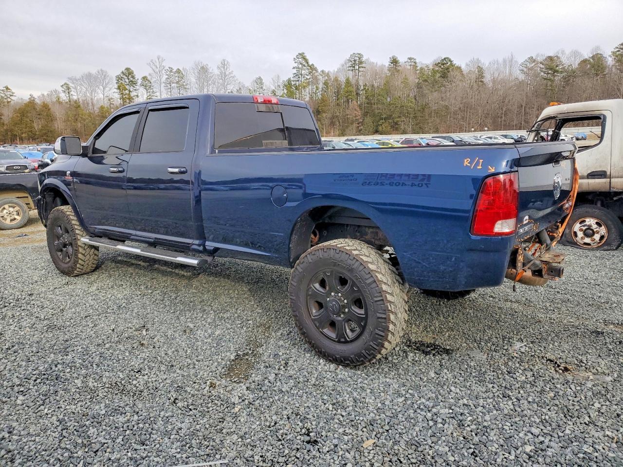 2012 Dodge Ram 3500 Laramie - Фото 2