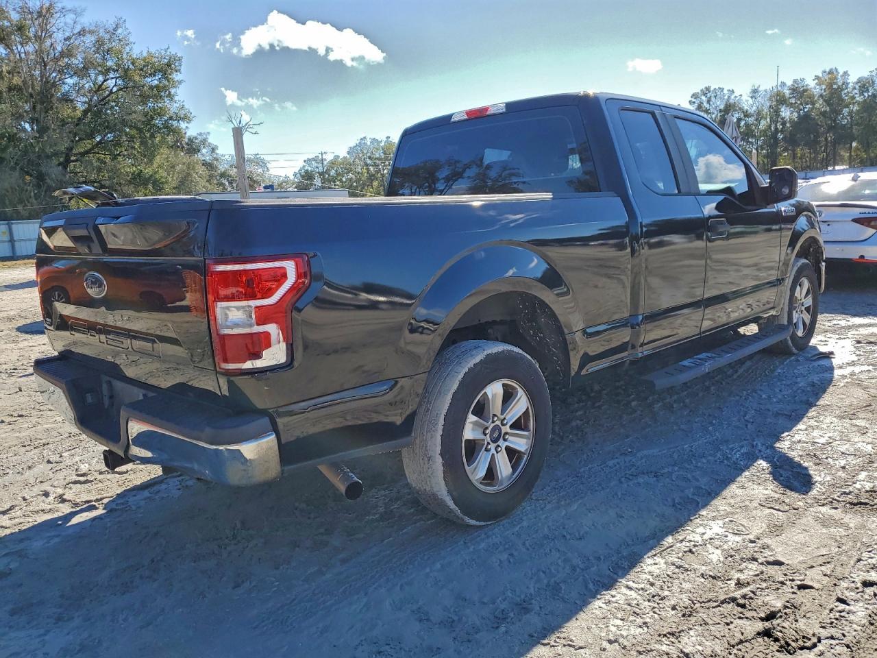 2019 Ford F150 Super Cab - Фото 3