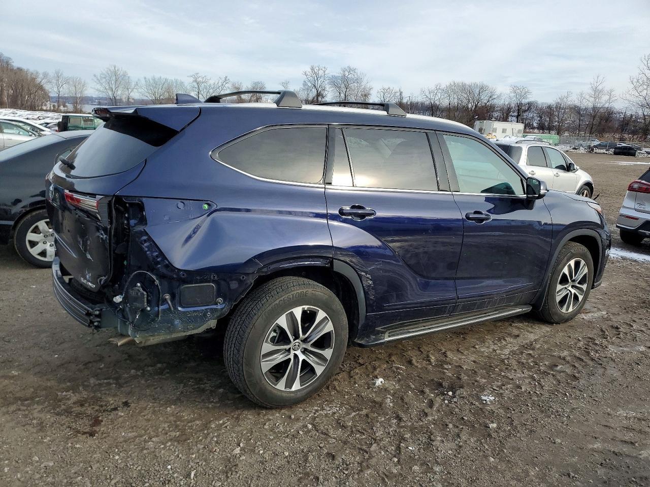2022 Toyota Highlander Xle - Фото 3