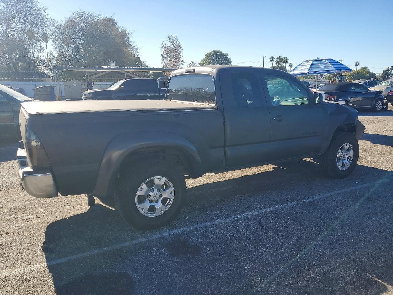 2009 Toyota Tacoma Prerunner Access Cab - Image 3